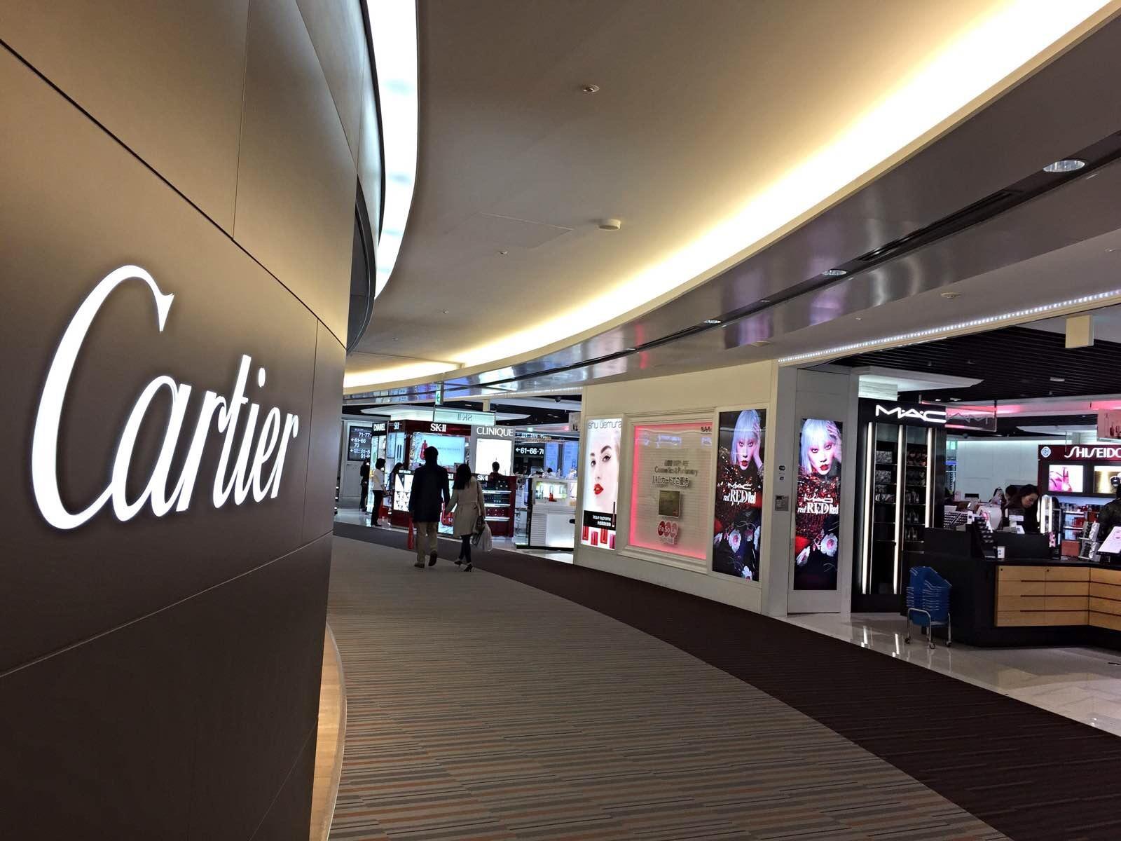 機(jī)場免稅店(圖) 機(jī)場免稅店(圖)