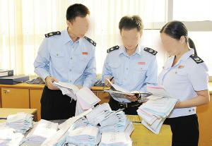 一般出現(xiàn)什么情況，稅務(wù)局就會來查賬！開公司應(yīng)該怎么規(guī)避風(fēng)險(xiǎn)？