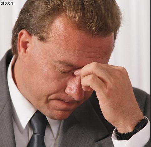 相同或近似商標在同一類目同日提交，商標局該如何判決及解決？